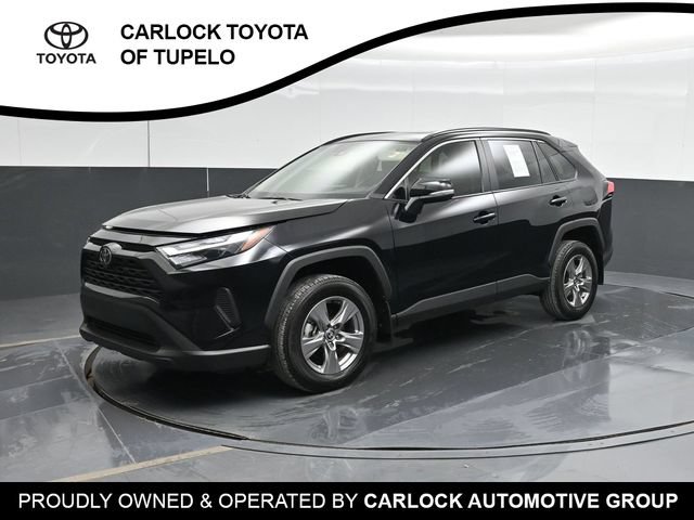 Used 2025 Toyota RAV4 XLE w/ Convenience Package FWD image 1