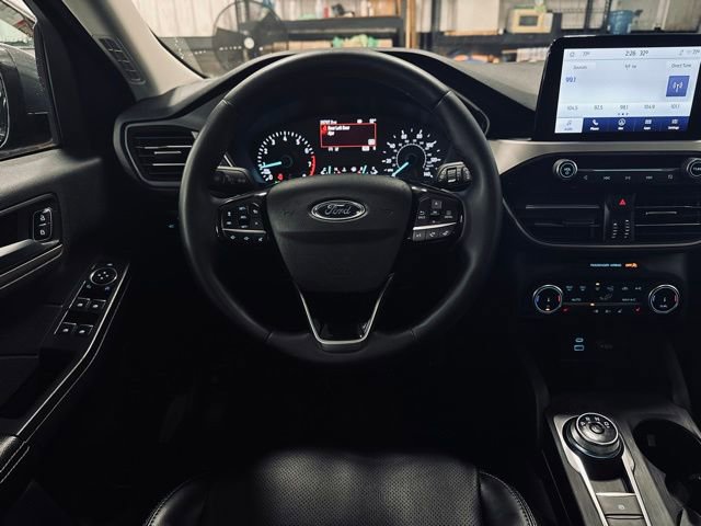 Used 2022 Ford Escape SEL image 25