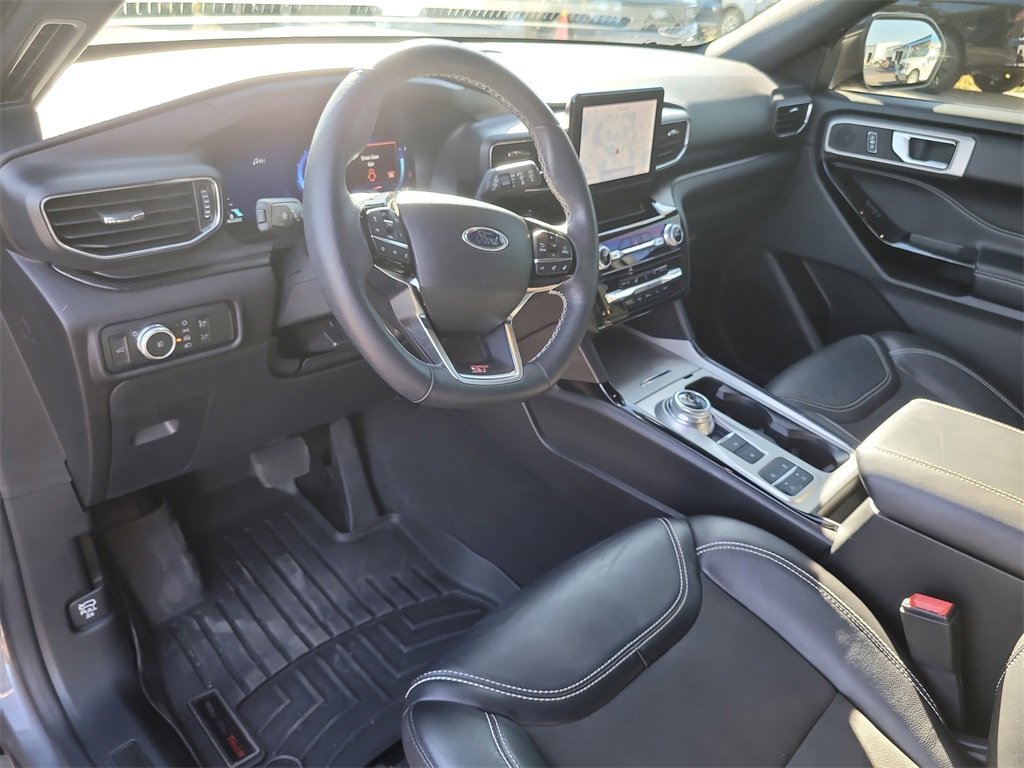 Certified 2022 Ford Explorer ST w/ ST Street Pack image 17