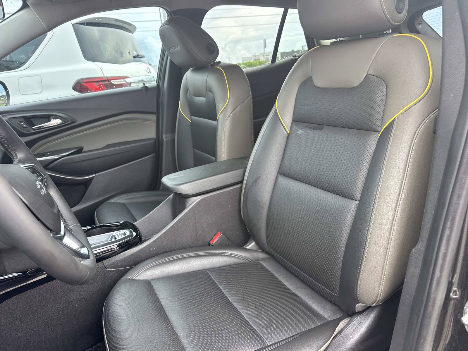 Used 2025 Chevrolet Trax ACTIV w/ Sunroof Package FWD image 17