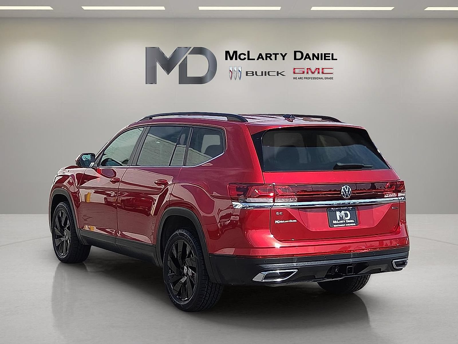 Used 2024 Volkswagen Atlas SE w/ Black Wheel Package AWD/4WD image 12