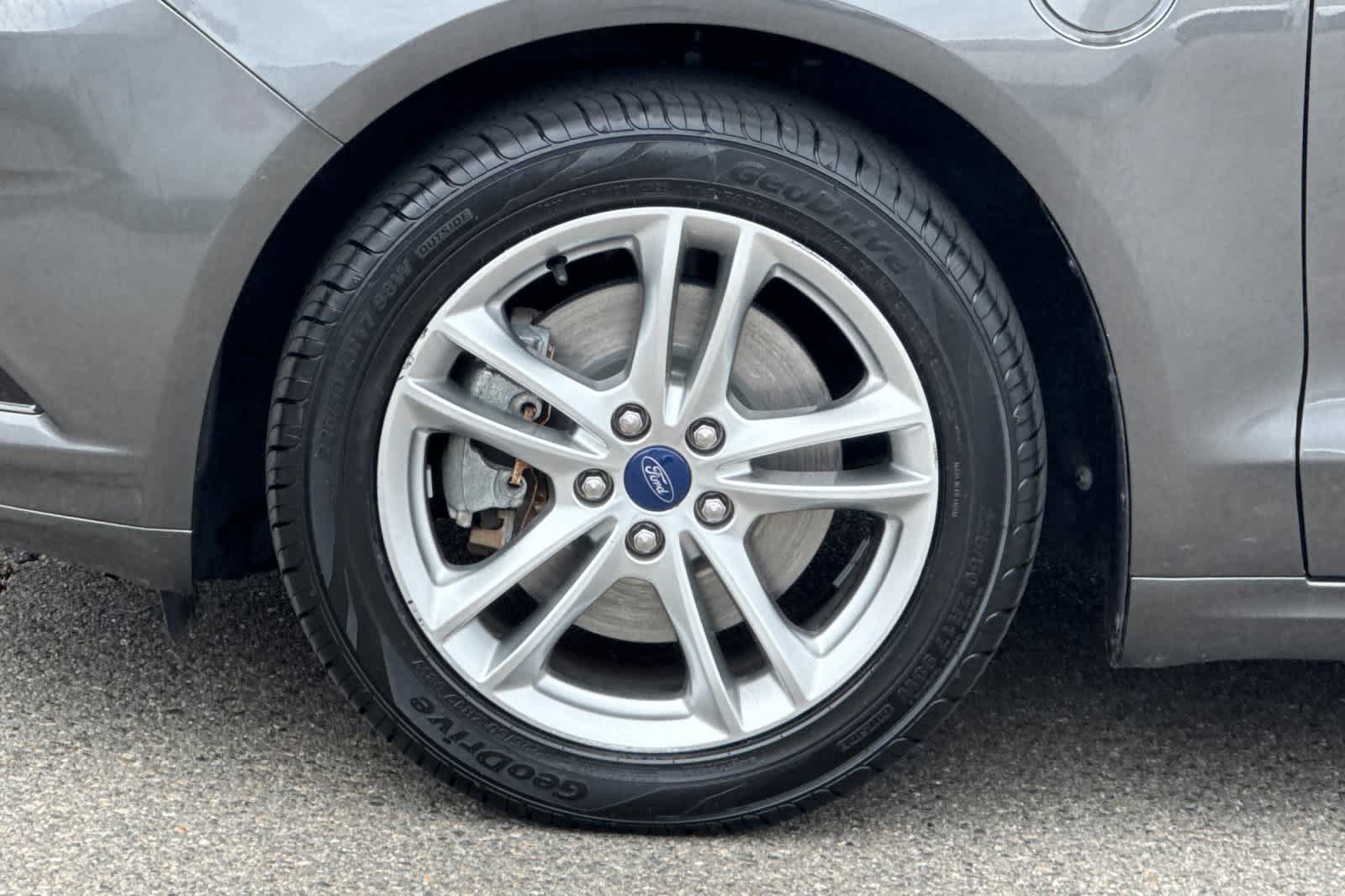 Used 2016 Ford Fusion Energi Titanium w/ Driver Assist Package FWD image 30