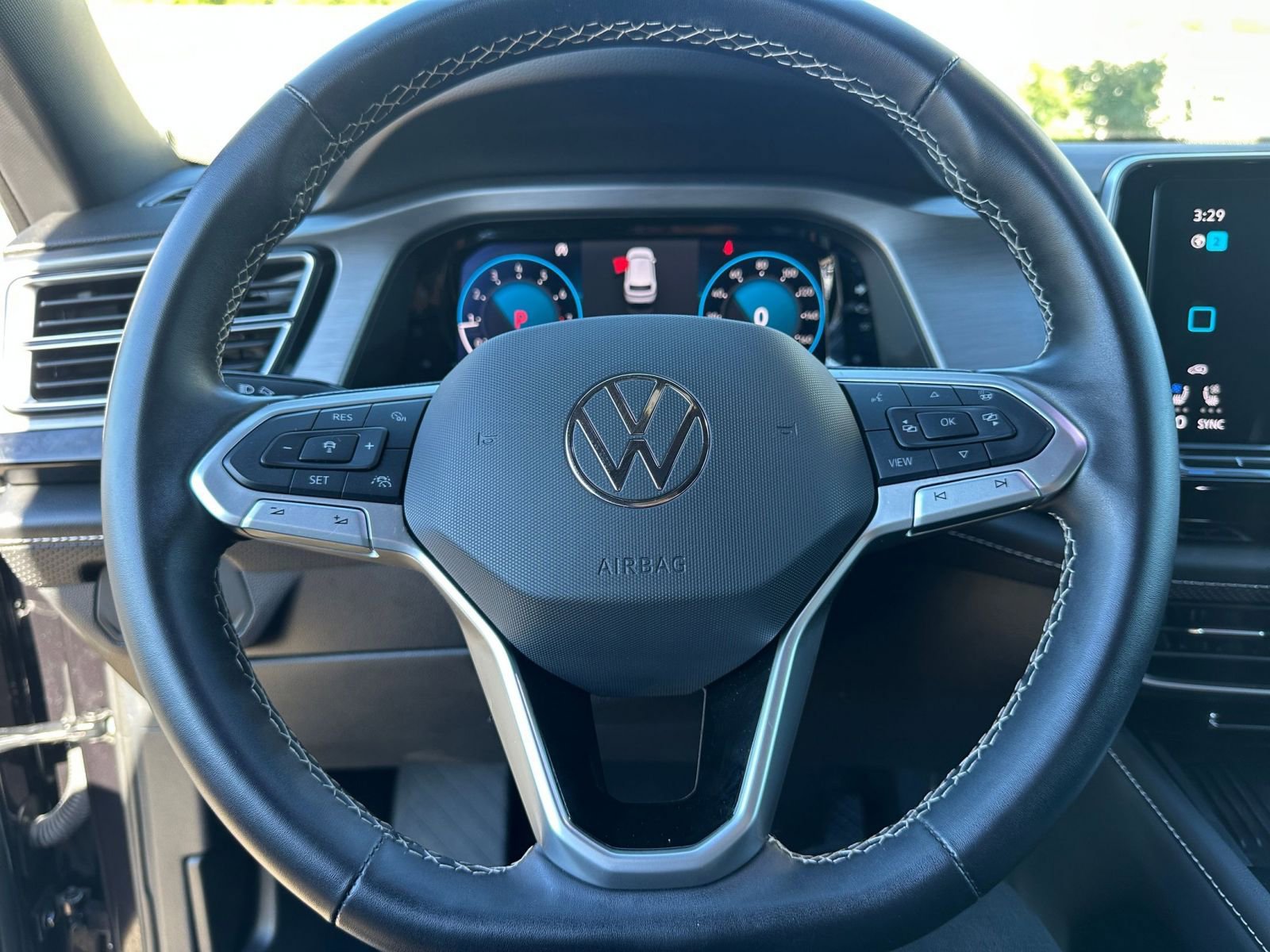 Used 2025 Volkswagen Atlas Cross Sport SE image 28