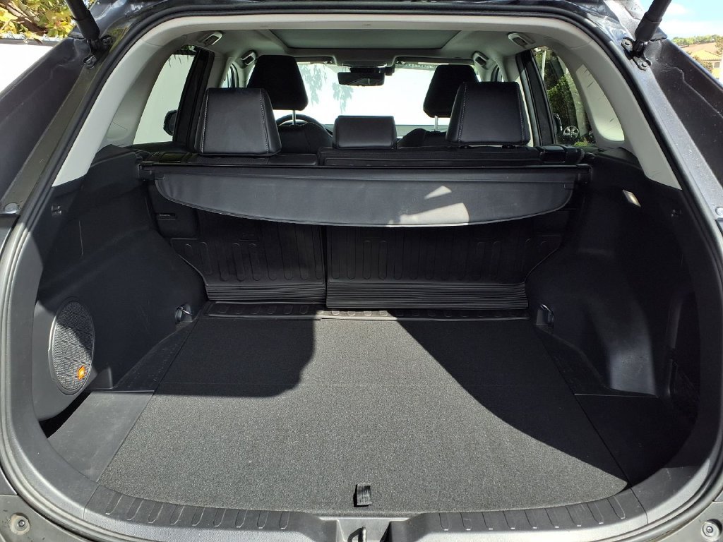 Used 2024 Toyota RAV4 Limited w/ Advanced Technology Package AWD/4WD image 8