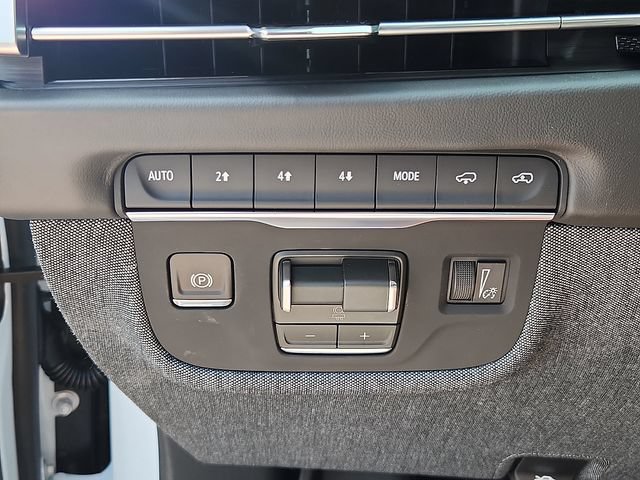 New 2026 Cadillac Escalade ESV Platinum Luxury w/ LPO, Radiant Package AWD/4WD image 16