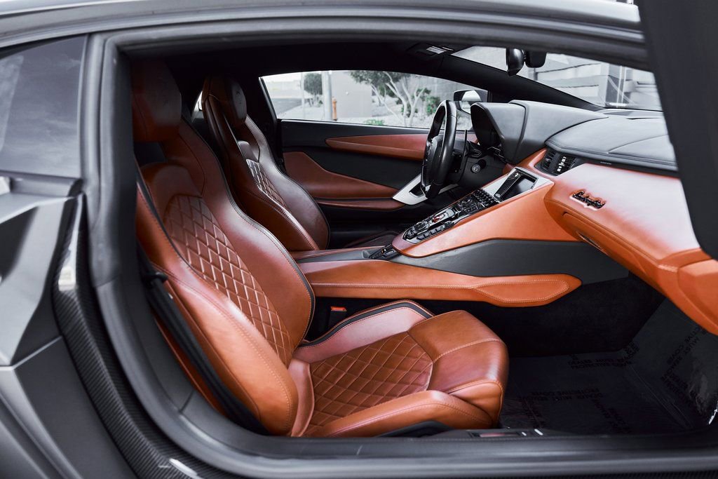 Used 2018 Lamborghini Aventador S image 38