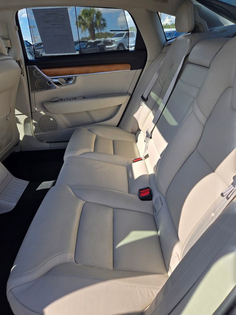 Used 2018 Volvo S90 T8 Inscription w/ Convenience Package image 41