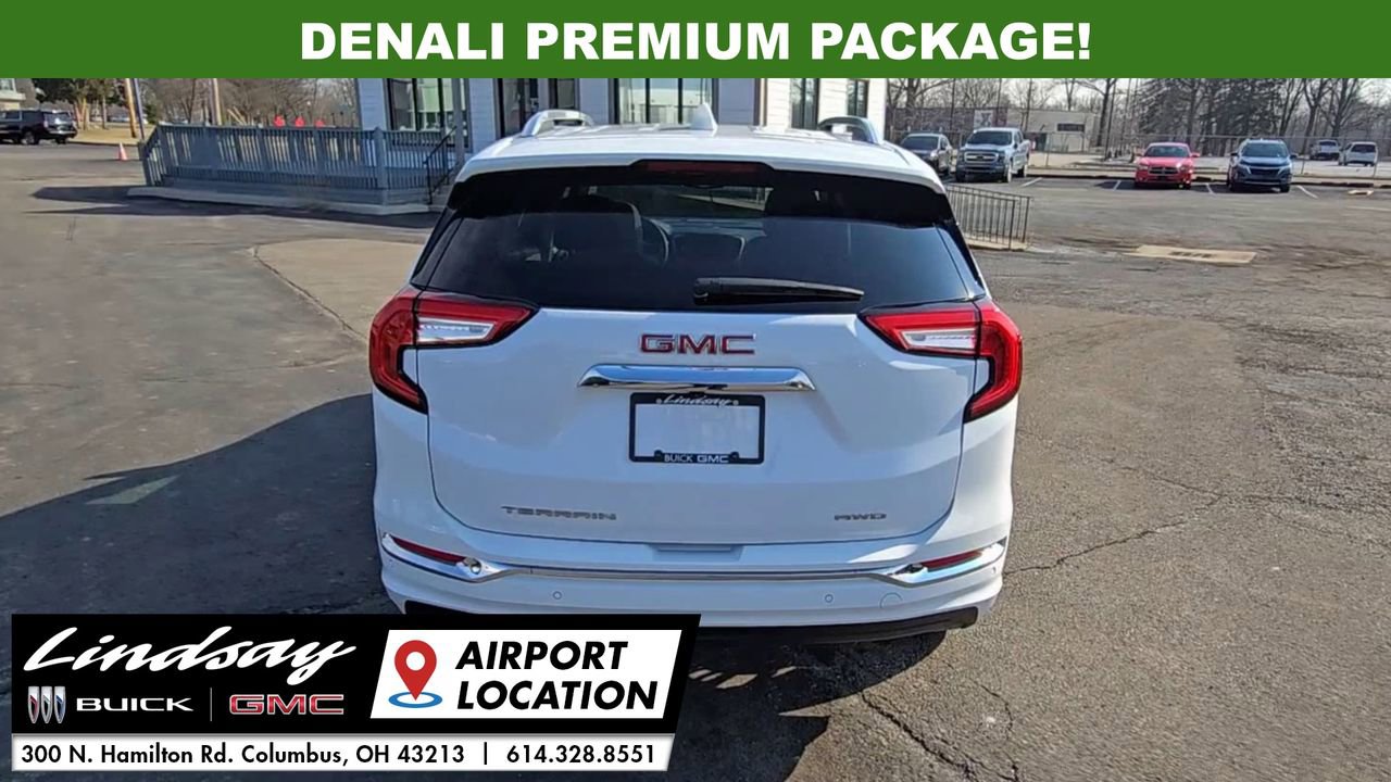 Used 2023 GMC Terrain Denali w/ Denali Premium Package image 8