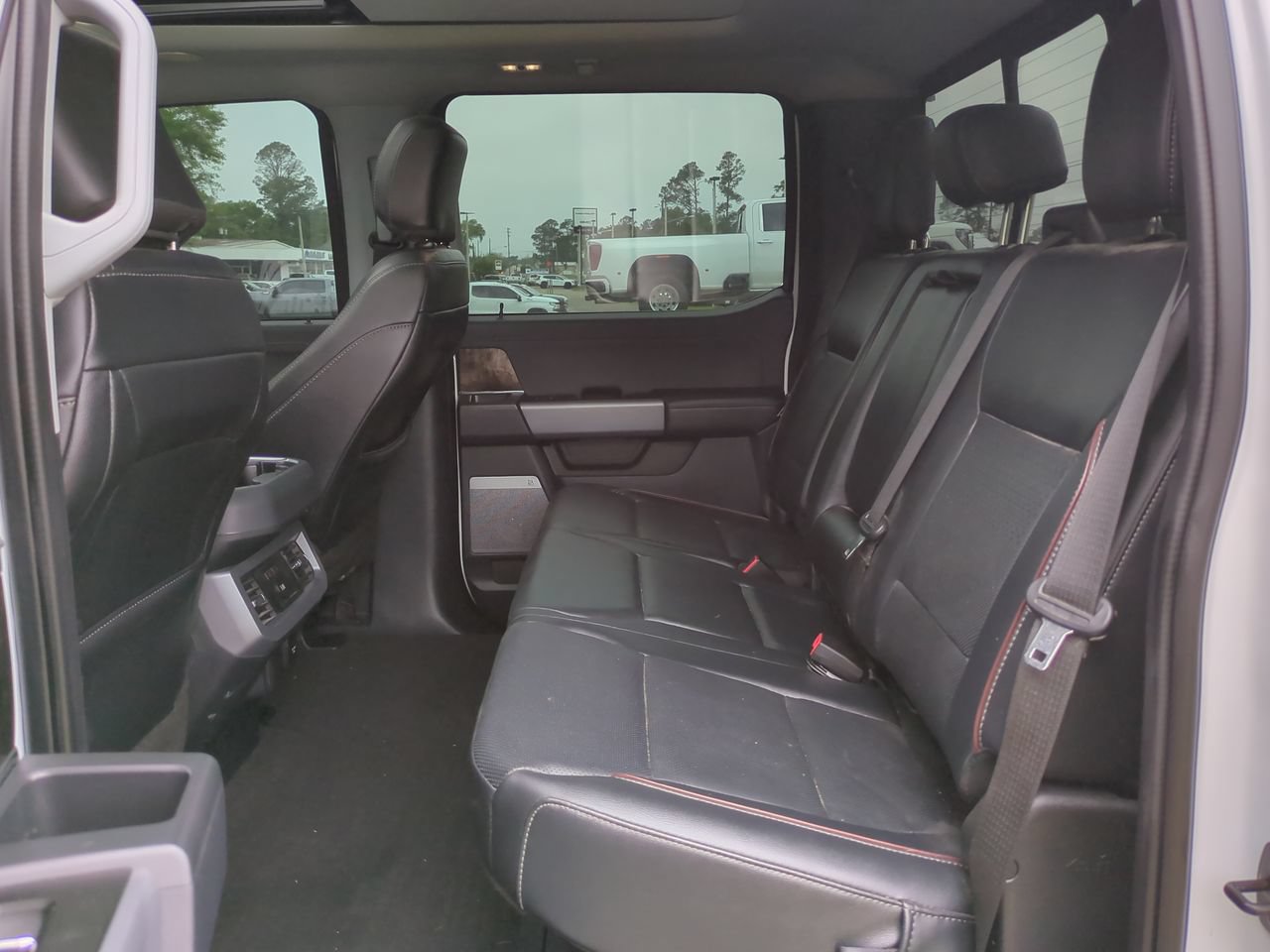 Used 2024 Ford F250 Lariat w/ Lariat Ultimate Package AWD/4WD image 12