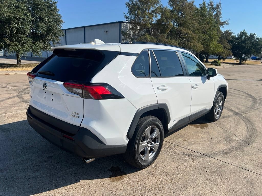 Used 2022 Toyota RAV4 XLE w/ Convenience Package AWD/4WD image 17