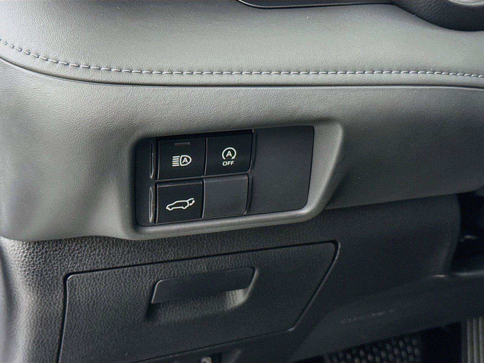 Certified 2023 Toyota Highlander XLE FWD image 16