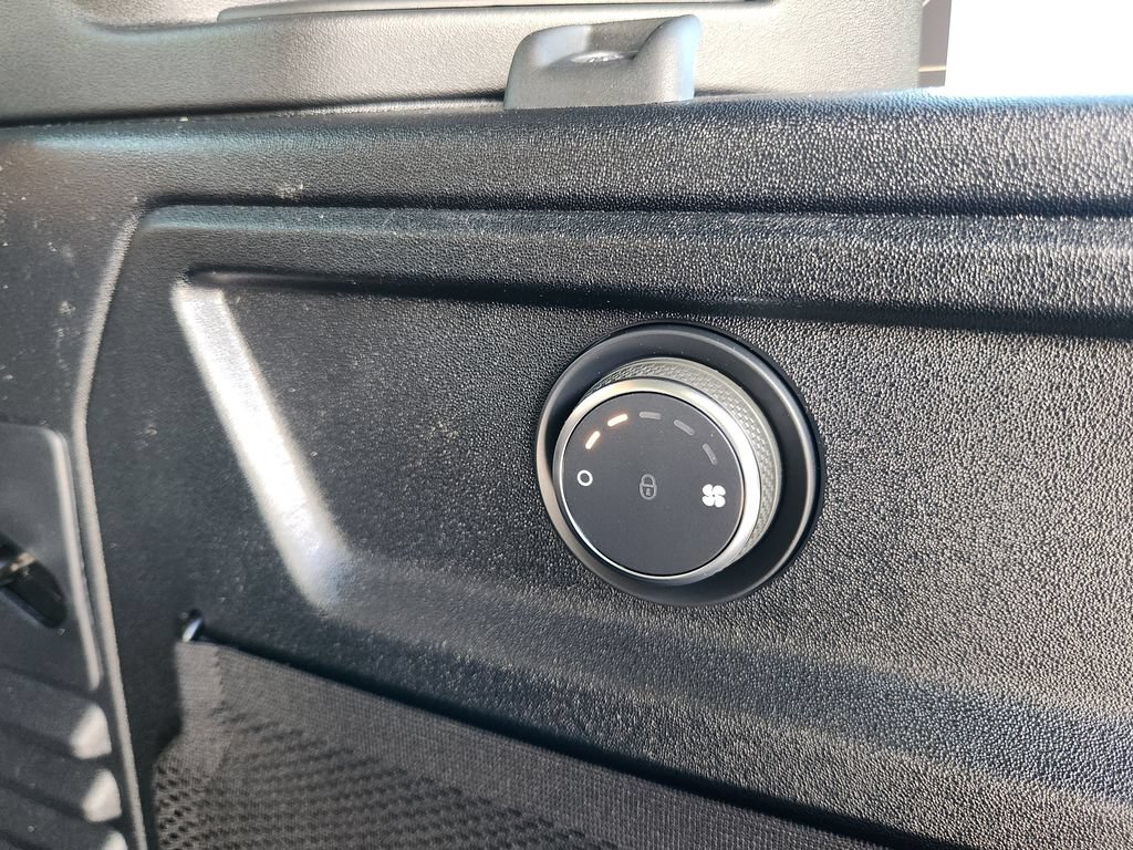 New 2026 Land Rover Defender 110 X-Dynamic SE AWD/4WD image 18