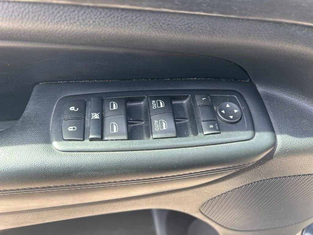 Used 2017 Jeep Grand Cherokee Laredo w/ Quick Order Package 23E image 19