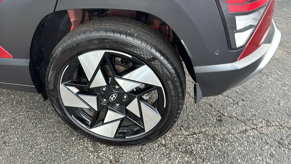 Used 2024 Hyundai Kona Limited AWD/4WD image 9