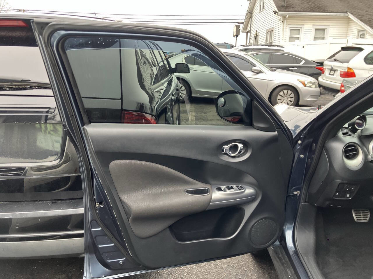 Used 2011 Nissan Juke SL image 18