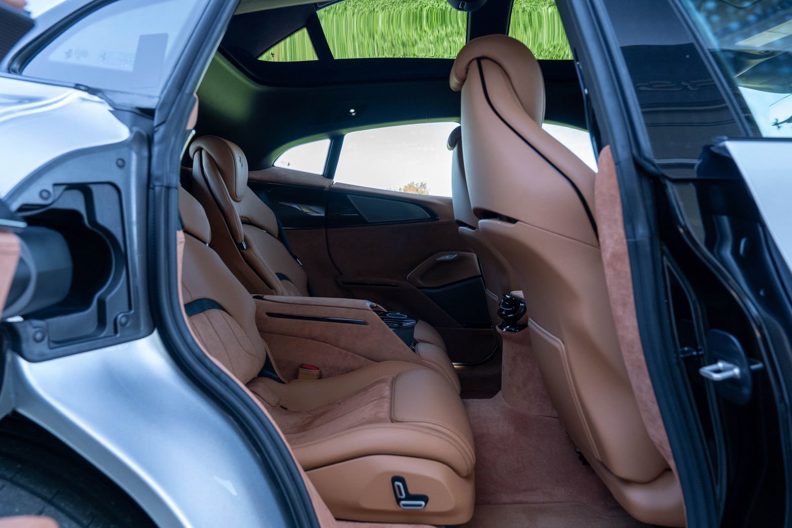 Certified 2025 Ferrari Purosangue image 49