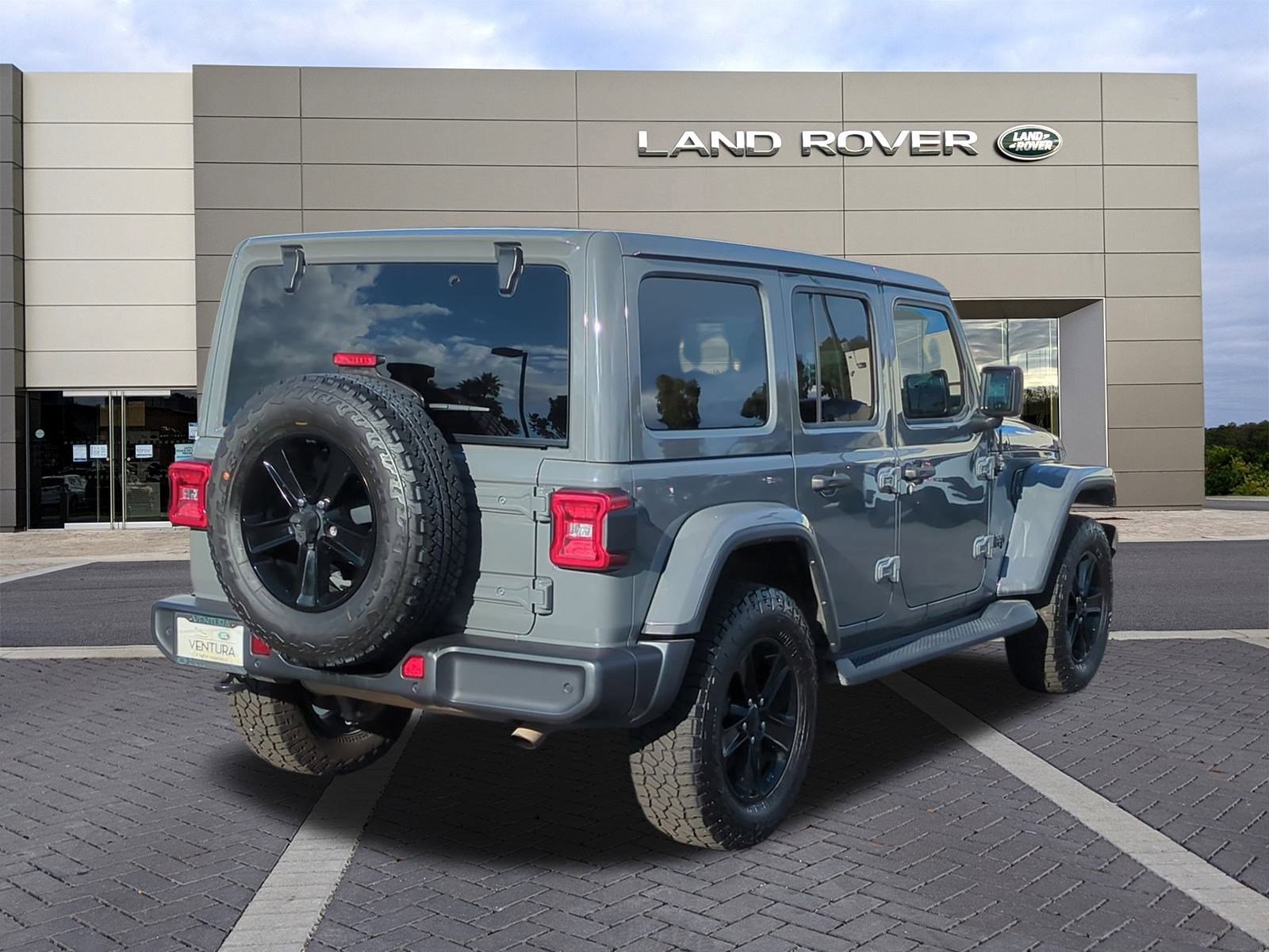 Used 2021 Jeep Wrangler Unlimited Sahara image 5