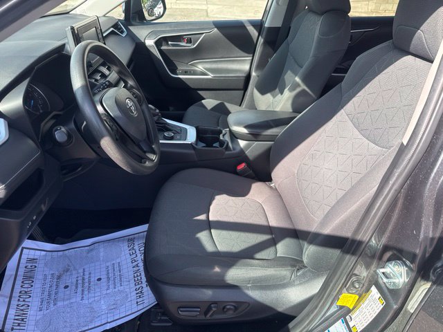 Used 2021 Toyota RAV4 XLE AWD/4WD image 22