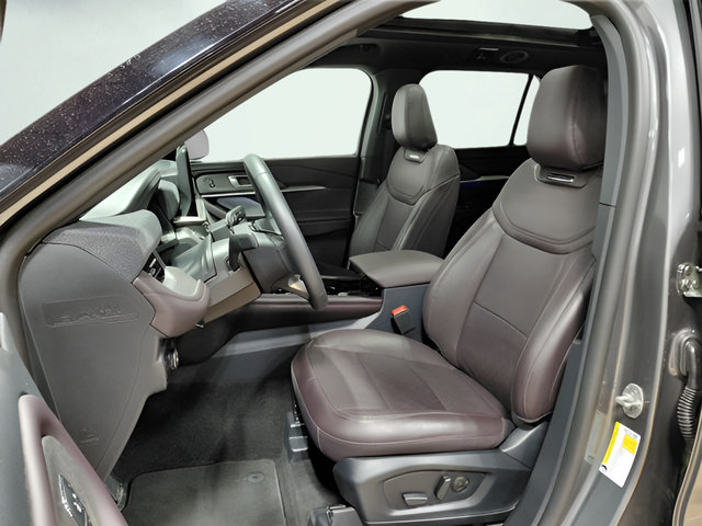 Used 2026 Ford Explorer Platinum AWD/4WD image 3