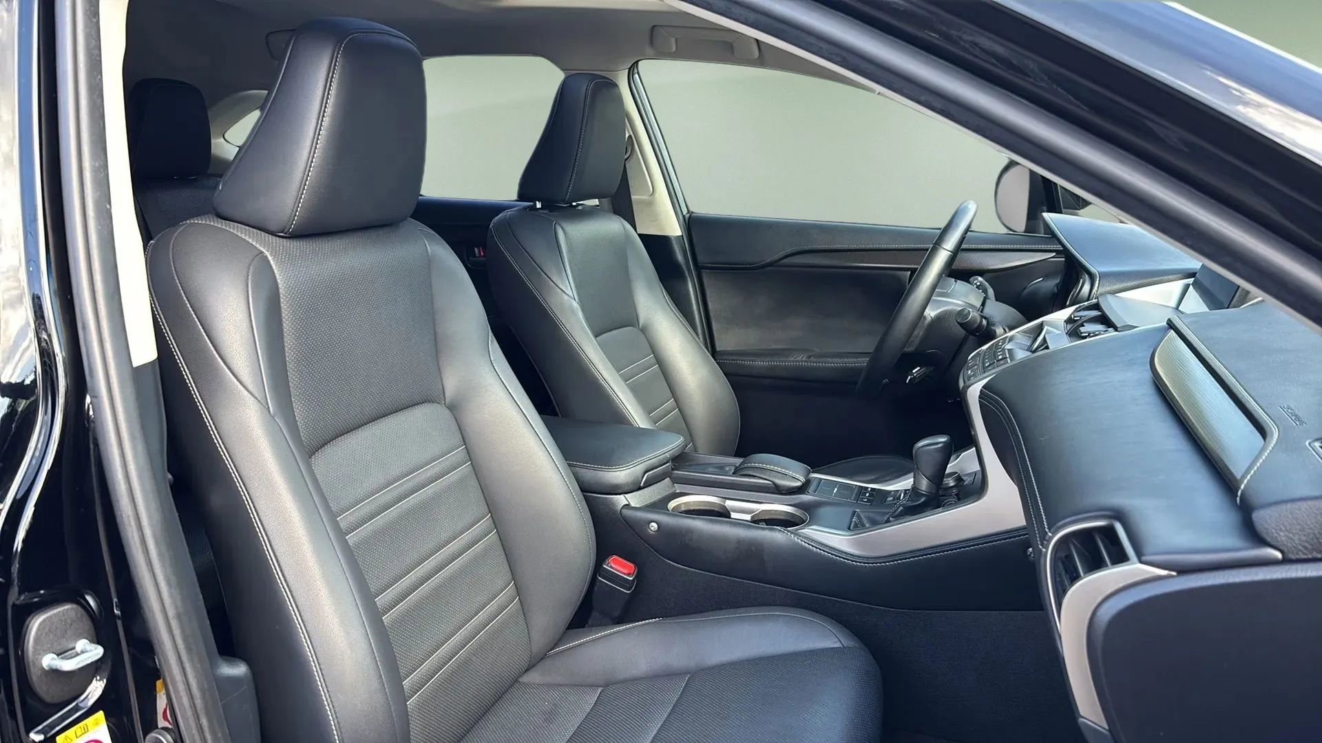 Used 2015 Lexus NX 200t FWD w/ Premium Package image 34