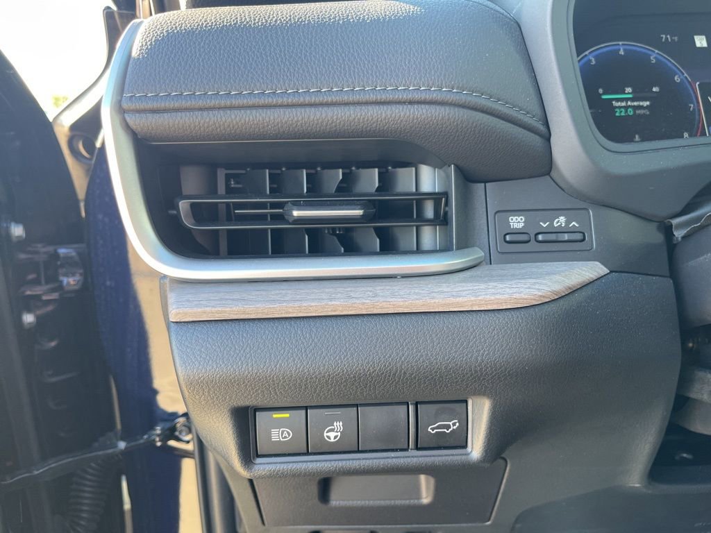 Used 2026 Toyota Grand Highlander Limited image 14