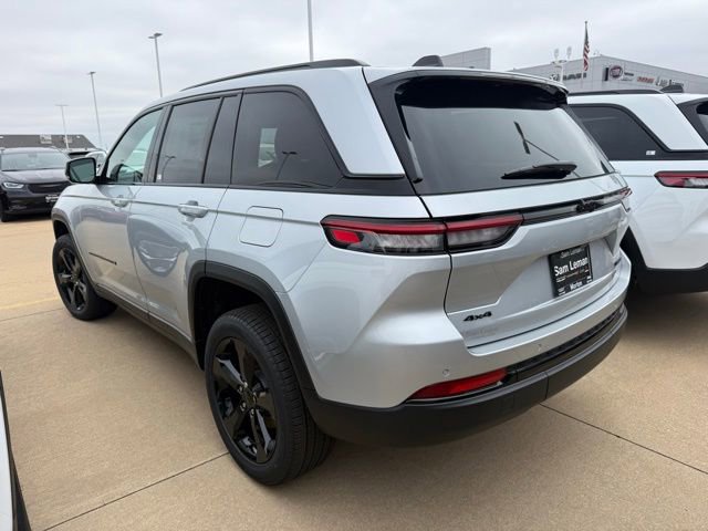 New 2025 Jeep Grand Cherokee Limited w/ Black Appearance Package image 14