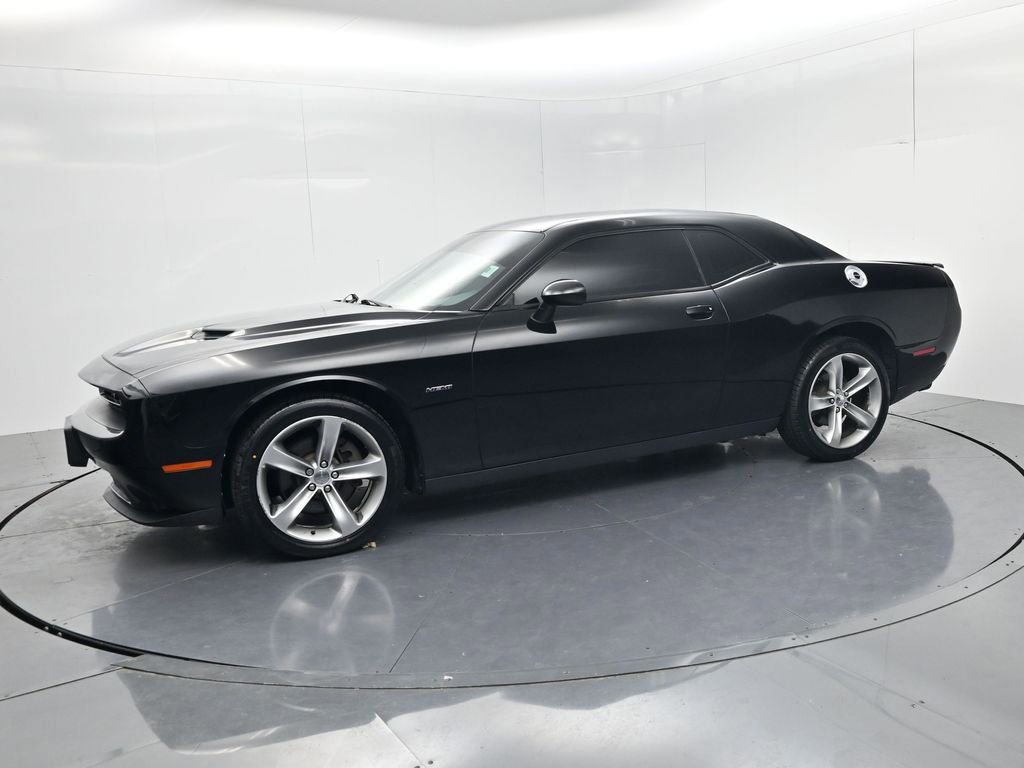 Used 2016 Dodge Challenger R/T RWD image 4