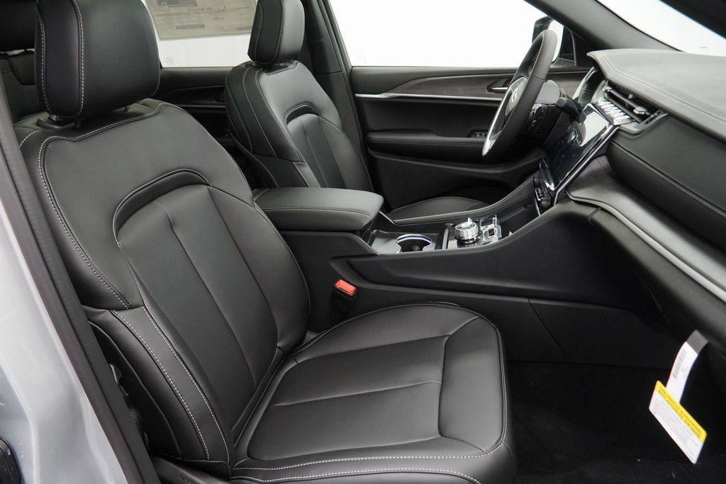 New 2025 Jeep Grand Cherokee Limited image 34