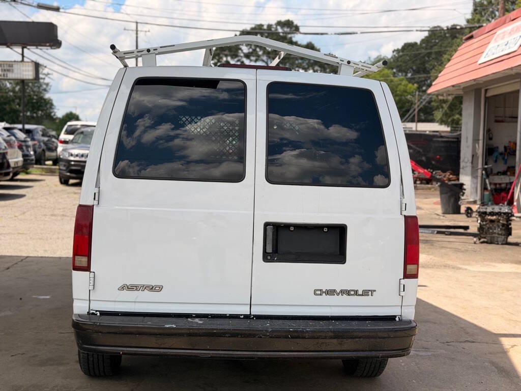 Used 2002 Chevrolet Astro RWD image 5