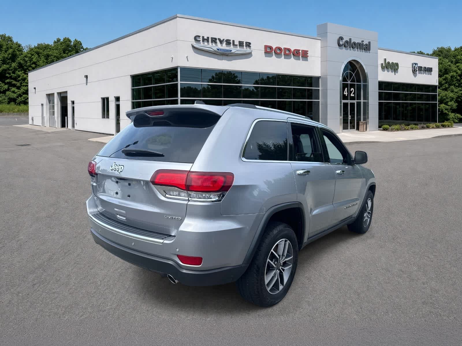 Used 2021 Jeep Grand Cherokee Limited AWD/4WD image 9