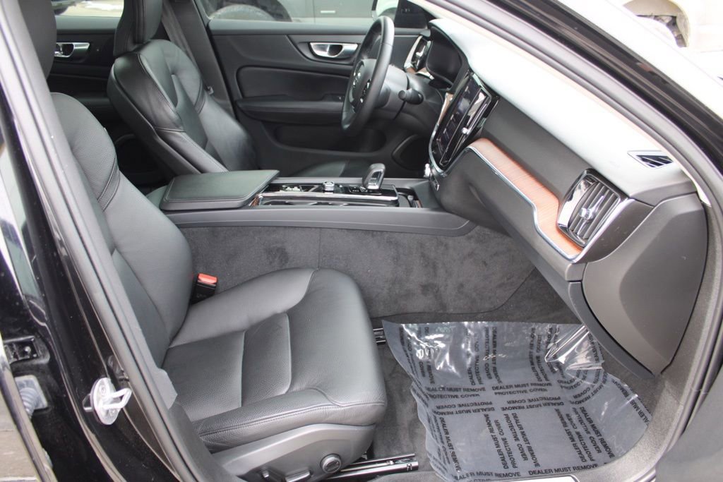 Used 2024 Volvo S60 B5 Plus image 19