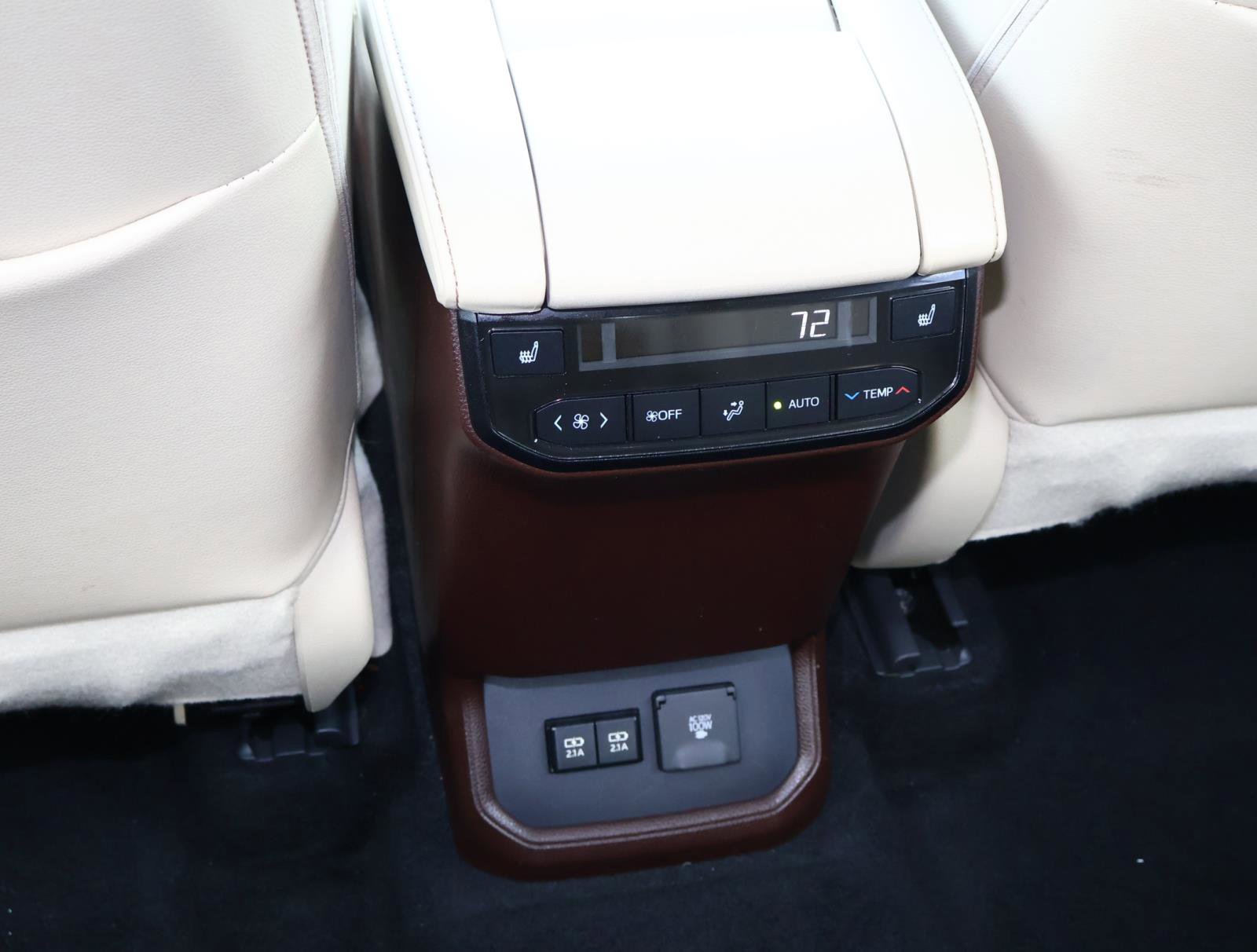 Used 2021 Toyota Highlander Platinum image 15