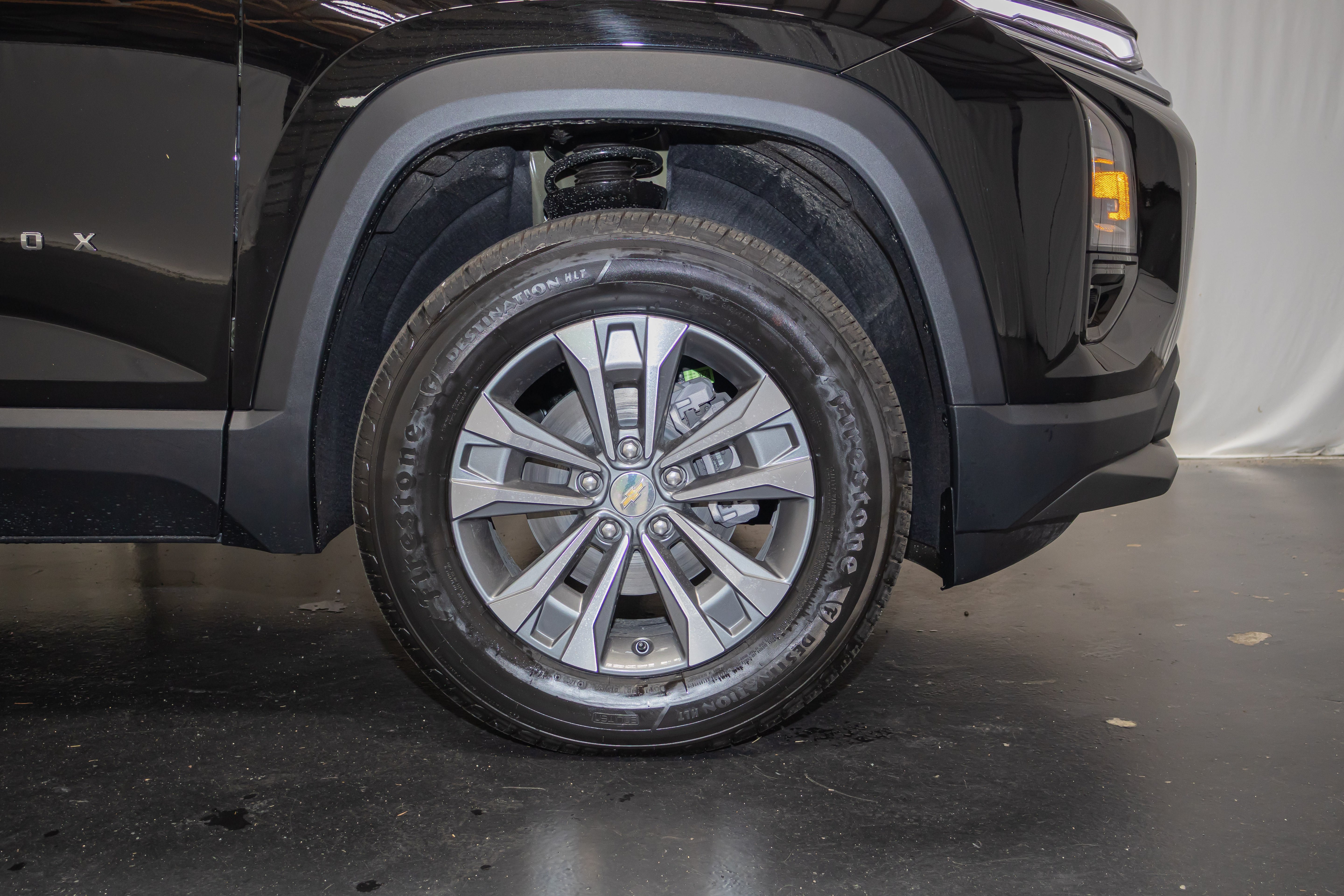 New 2027 Chevrolet Equinox LT w/ Safety and Technology Package FWD image 6