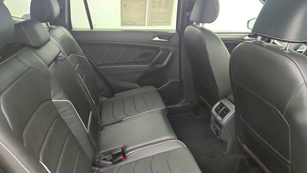 Used 2023 Volkswagen Tiguan SEL R-Line image 24