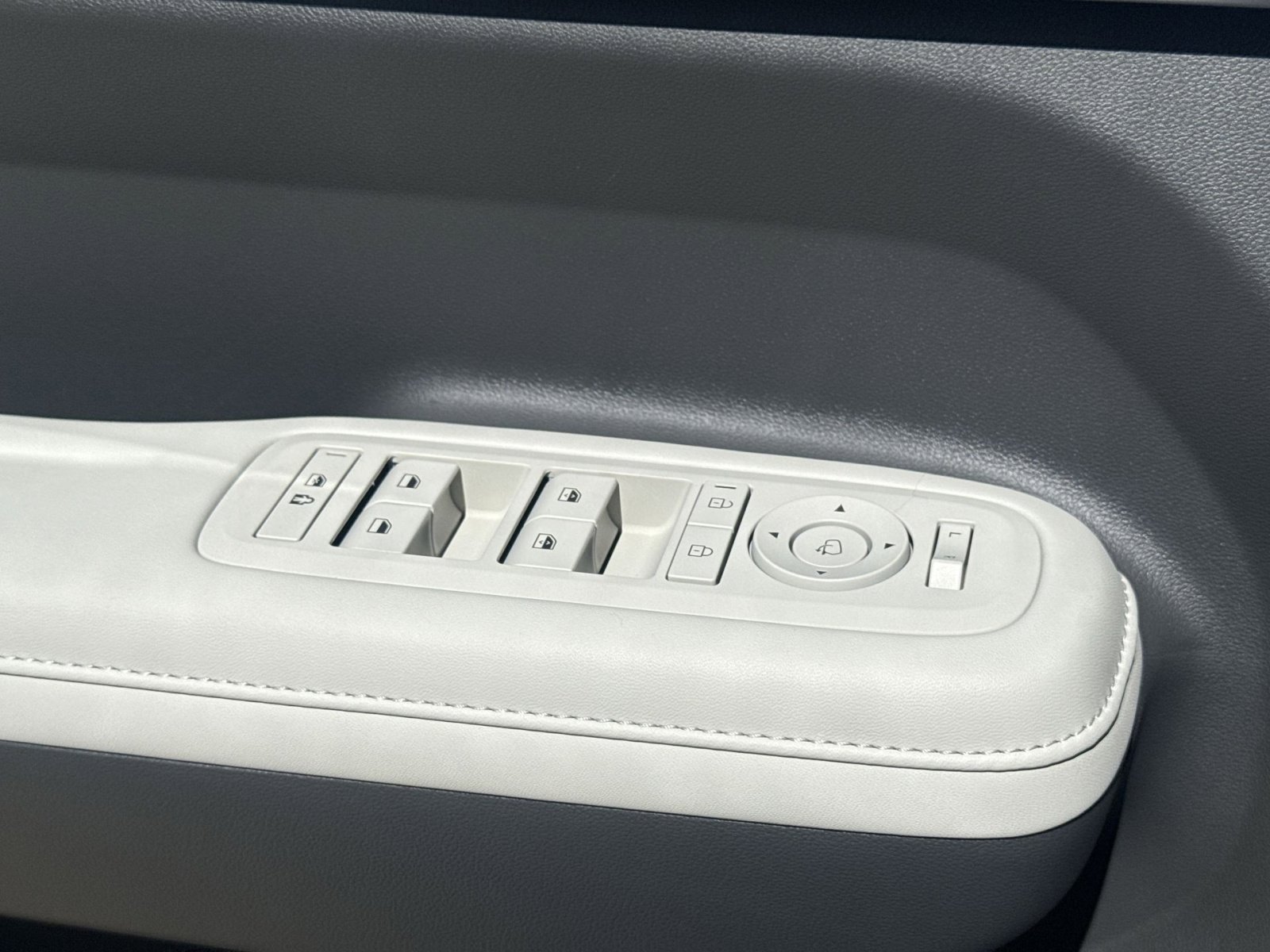 New 2026 Hyundai Santa Fe Limited image 15