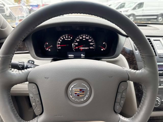 Used 2010 Cadillac DTS Luxury image 32