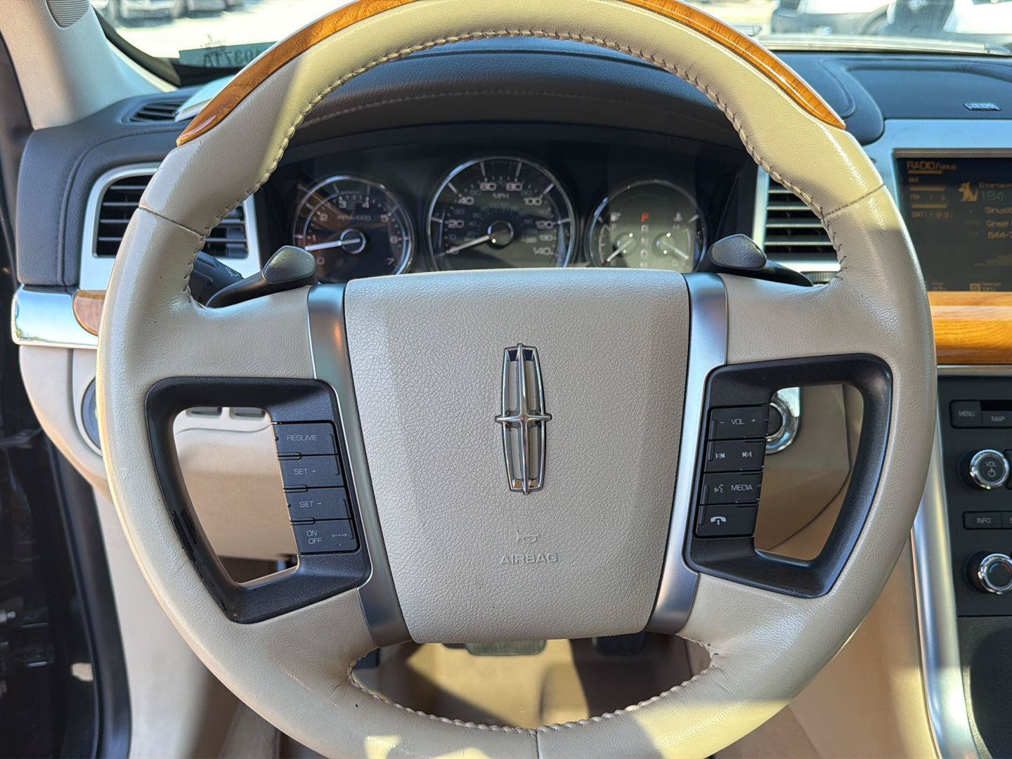 Used 2010 Lincoln MKS FWD image 20