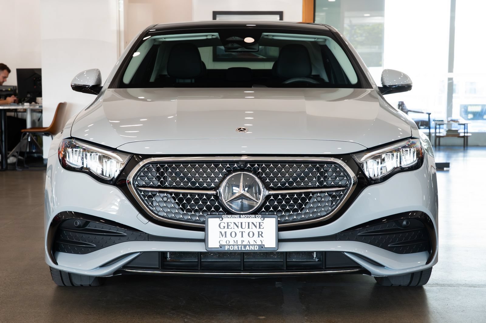 Used 2025 Mercedes-Benz E 450 4MATIC Sedan image 2