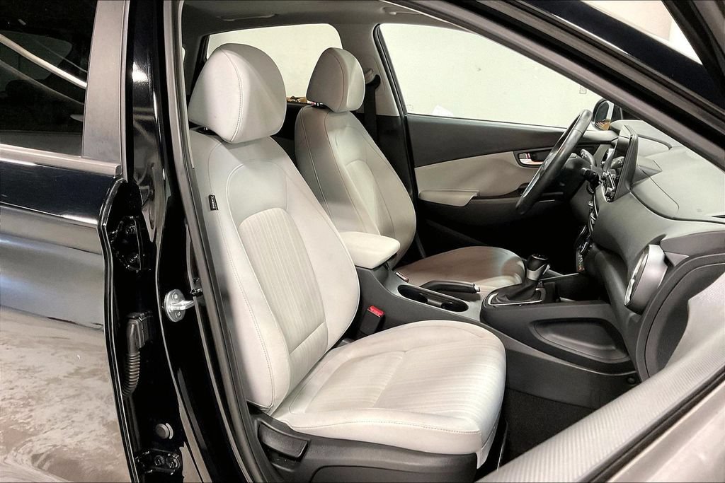 Used 2023 Hyundai Kona SEL w/ Convenience Package FWD image 9