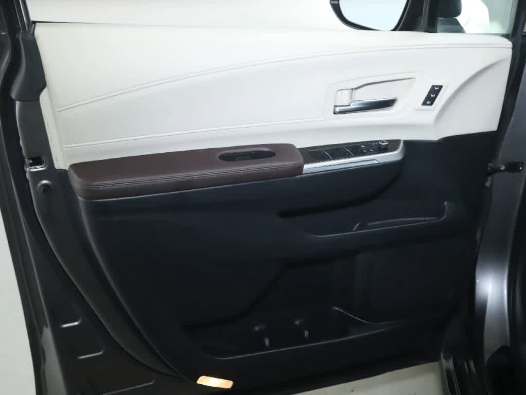 Certified 2022 Toyota Sienna Platinum AWD/4WD image 16