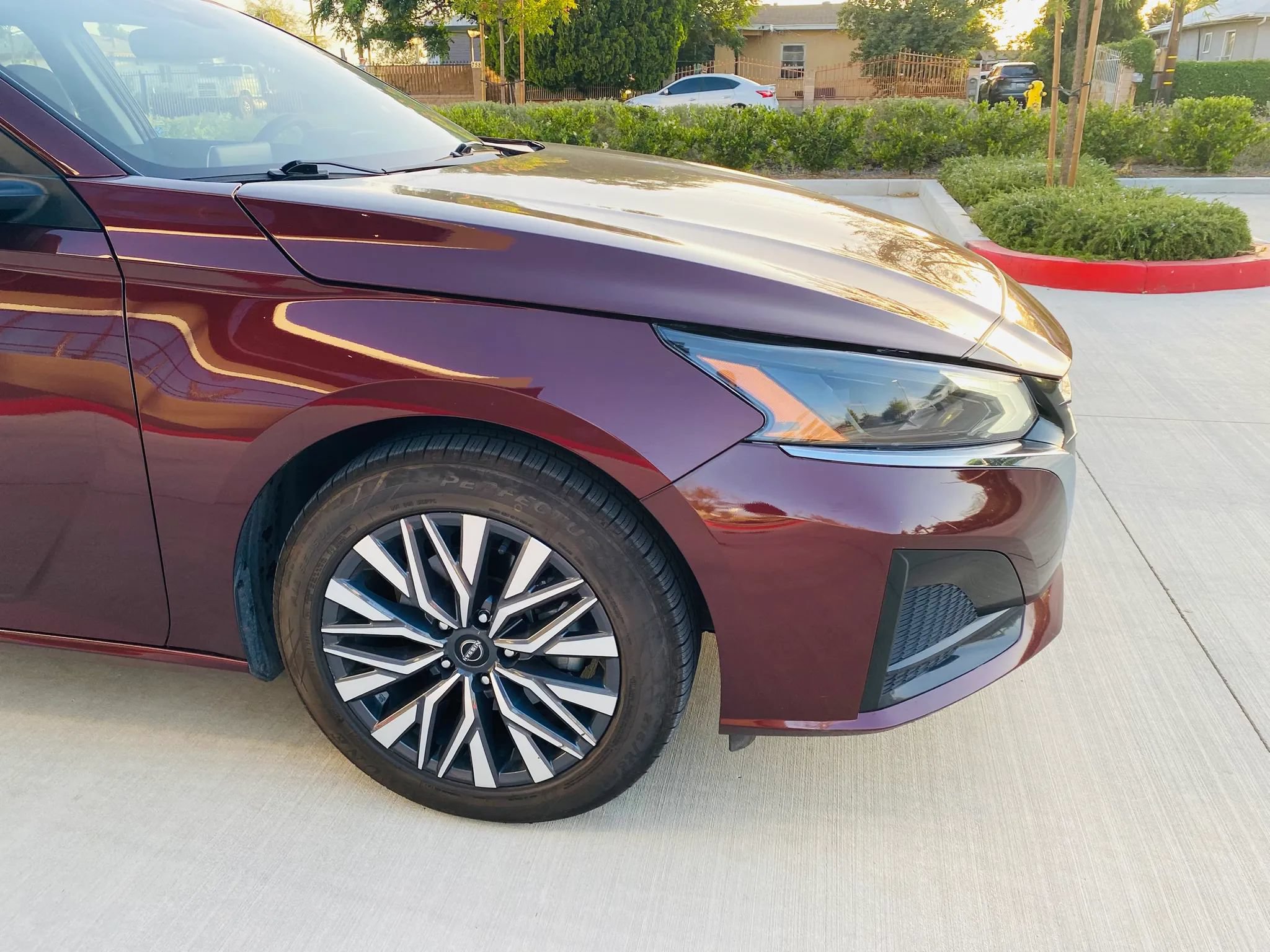 Used 2025 Nissan Altima 2.5 SV FWD image 4