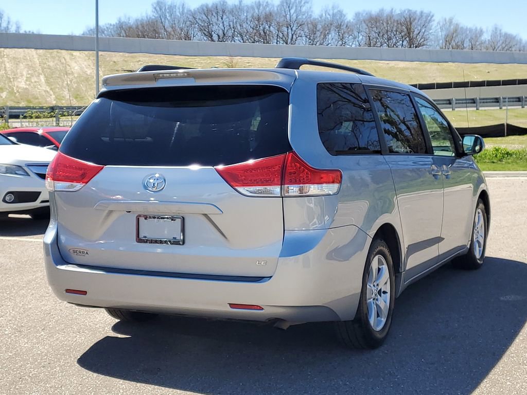 Used 2014 Toyota Sienna LE FWD image 3