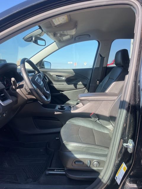 Used 2023 GMC Terrain SLT image 9
