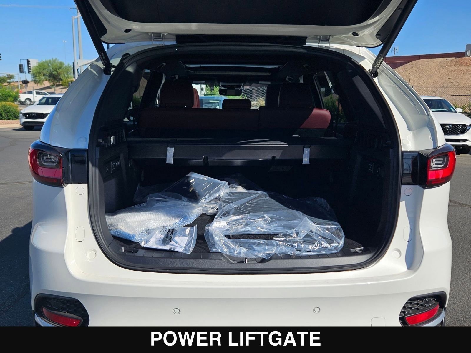 New 2025 MAZDA CX-70 Plug-In Hybrid w/ Premium Plus image 24