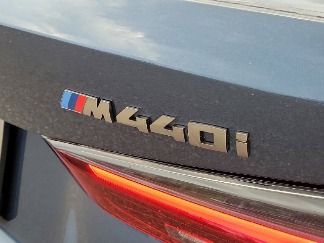 Used 2022 BMW M440i Convertible RWD image 6