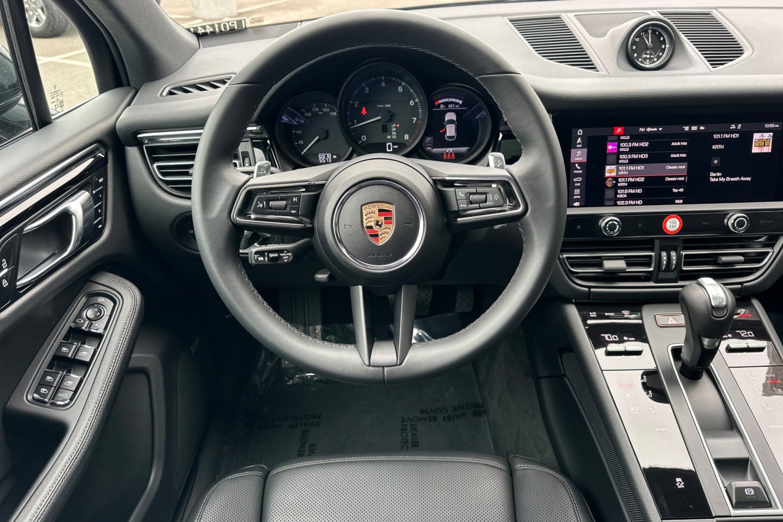 Used 2025 Porsche Macan image 14
