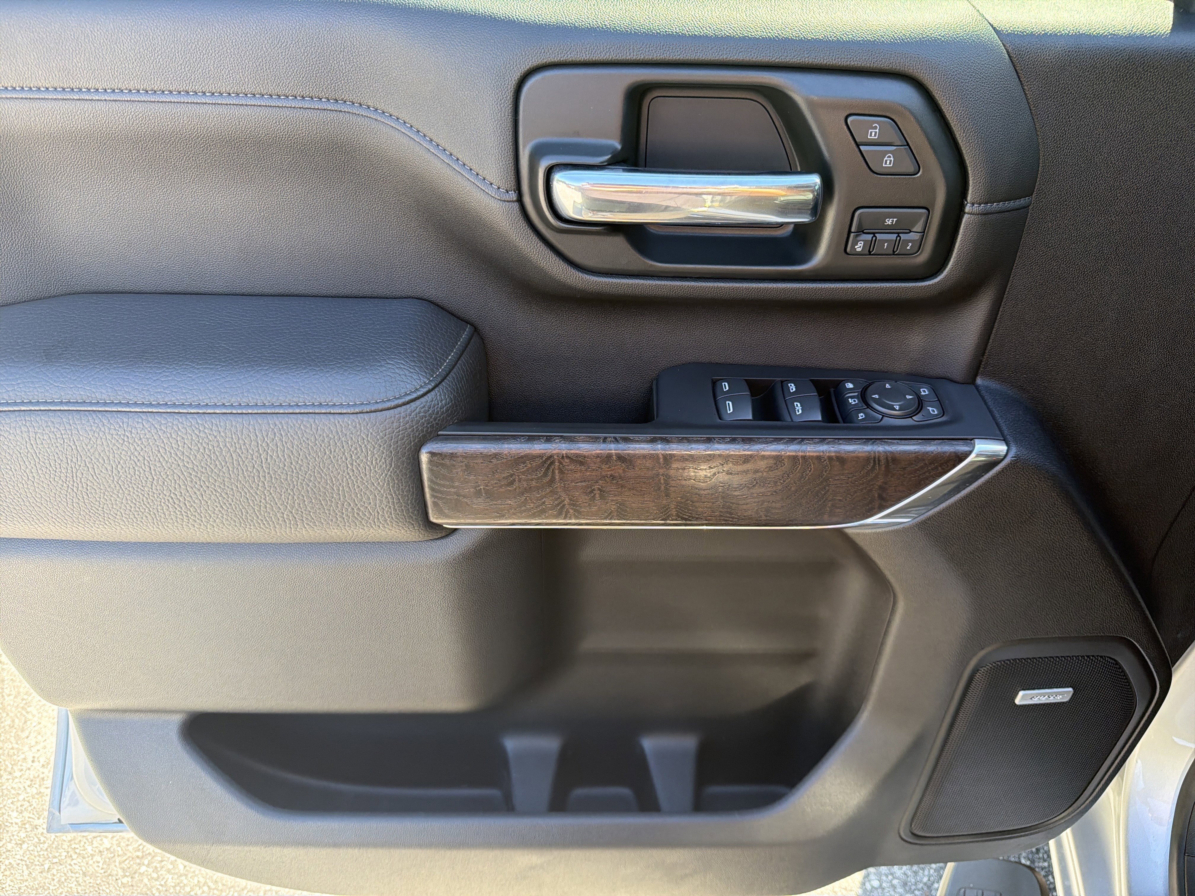 Used 2020 GMC Sierra 2500 Denali w/ Denali Ultimate Package AWD/4WD image 11