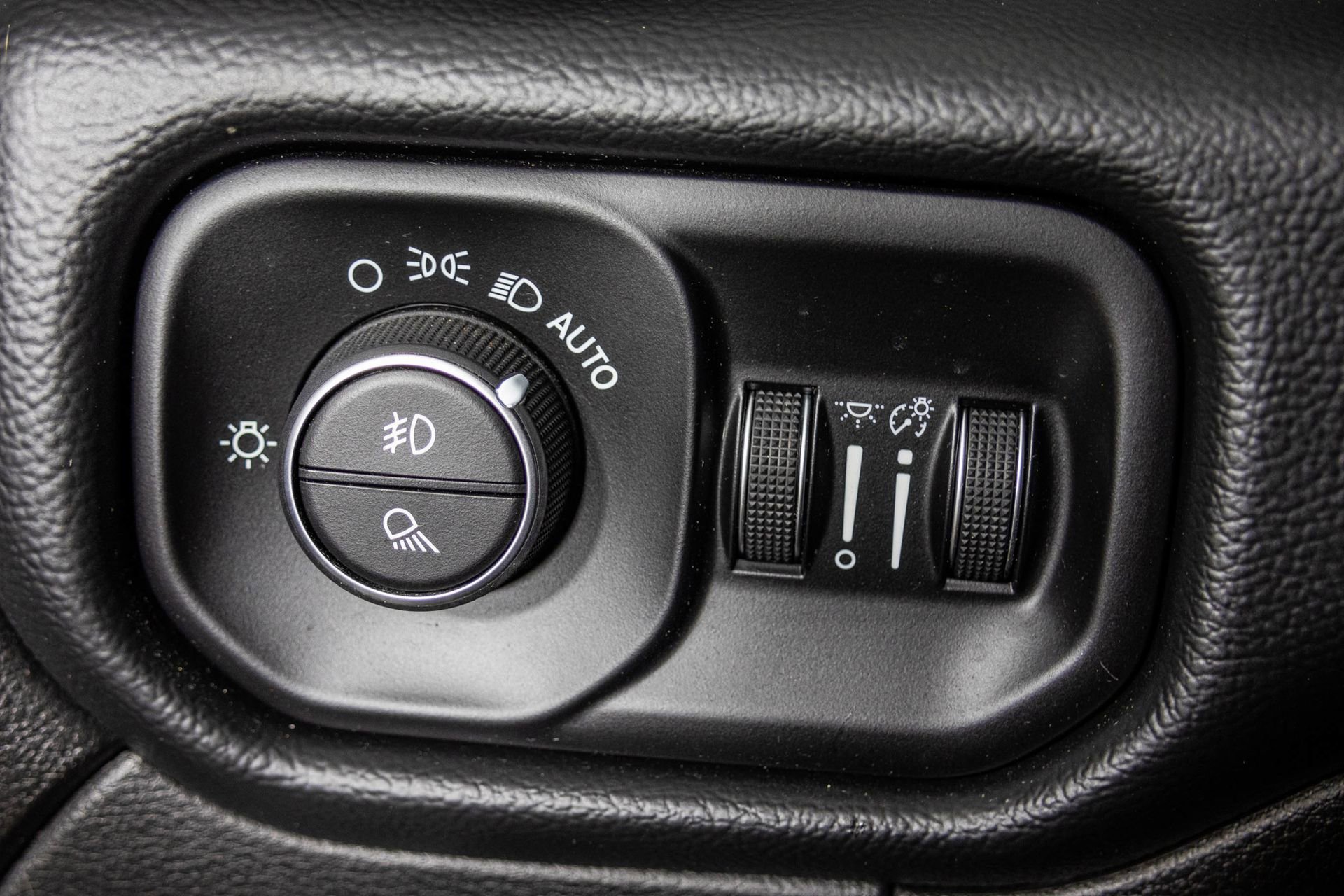 Used 2019 RAM 2500 Laramie AWD/4WD image 36