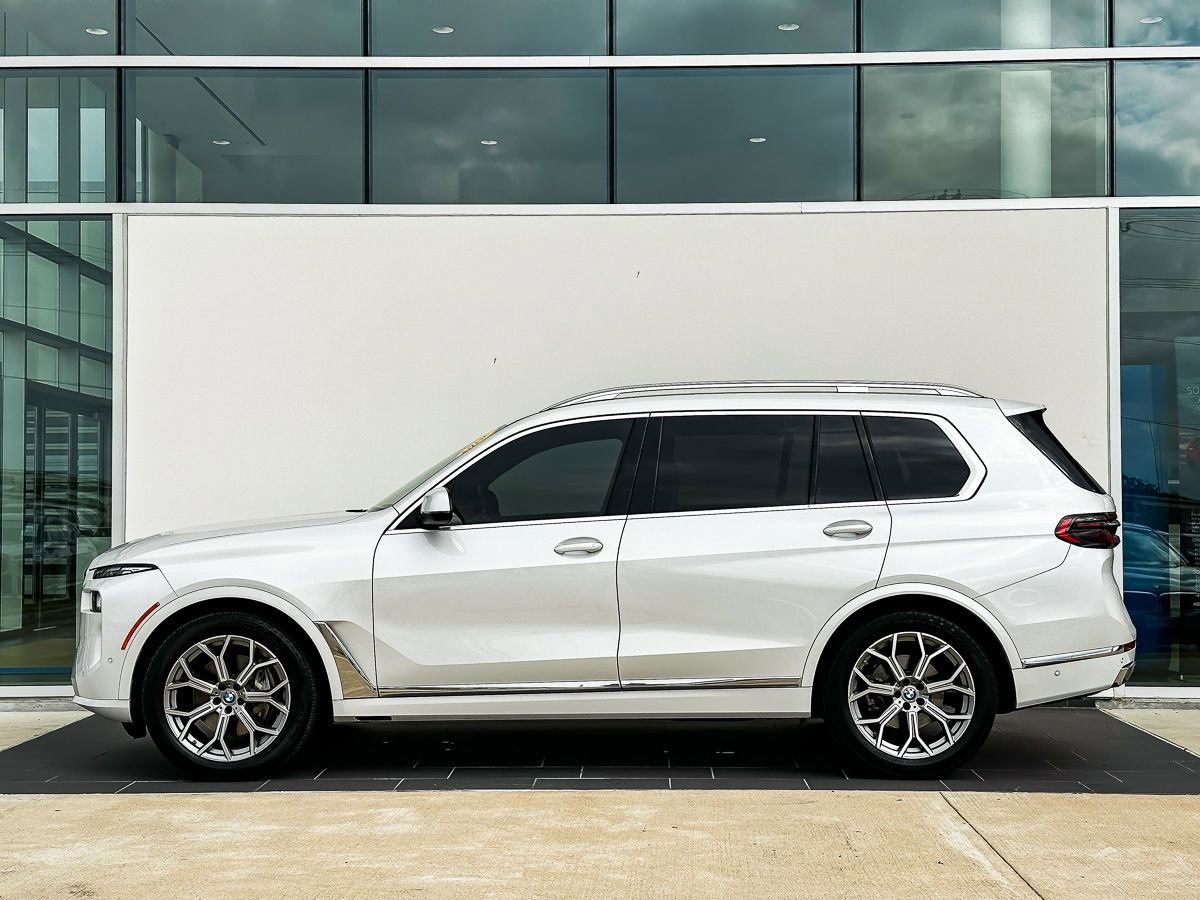 Certified 2024 BMW X7 xDrive40i w/ Executive Package image 8