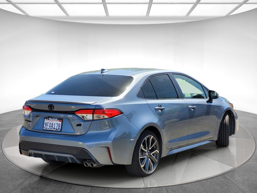 Used 2022 Toyota Corolla SE FWD image 3